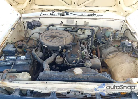 1985 Toyota Pickup 1/2 Ton Rn50 from USA, damaged, VIN JT4RN50R5F0073989